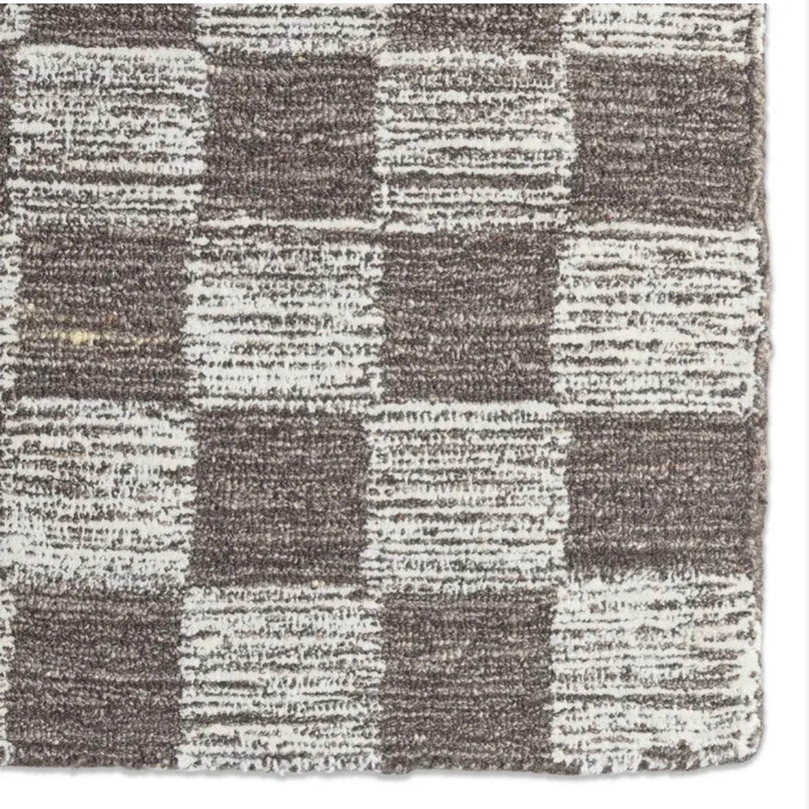 FINNIGAN4 8 x 10